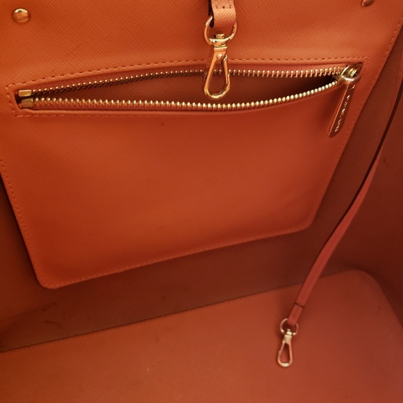 Handbag - Picture 3 of 4